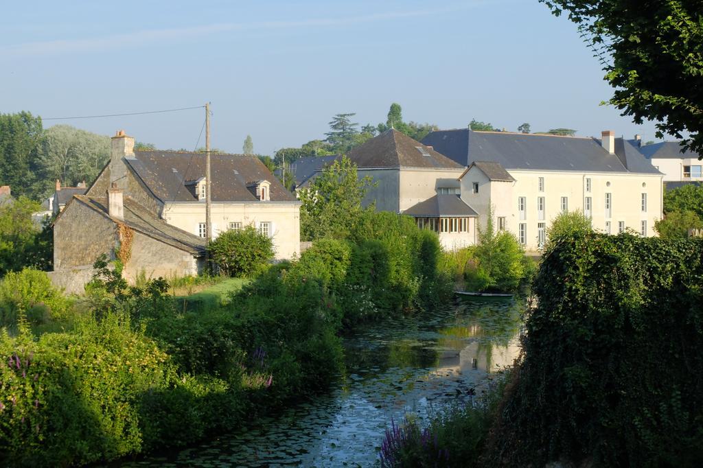 Gite Des Grands Moulins De Bauge Екстериор снимка