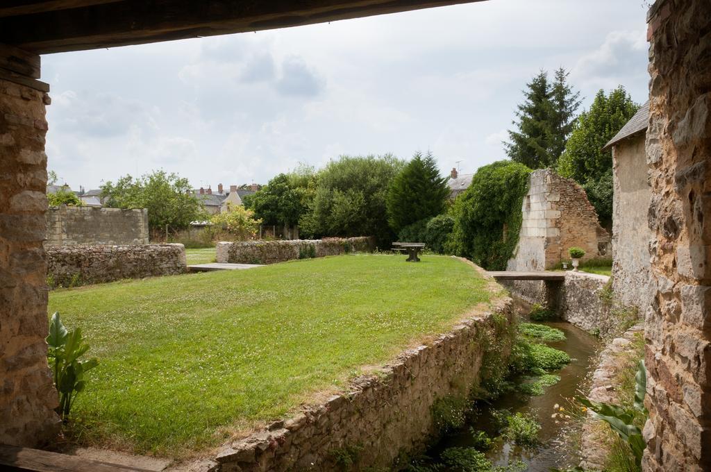 Gite Des Grands Moulins De Bauge Екстериор снимка