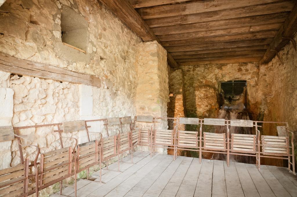 Gite Des Grands Moulins De Bauge Екстериор снимка