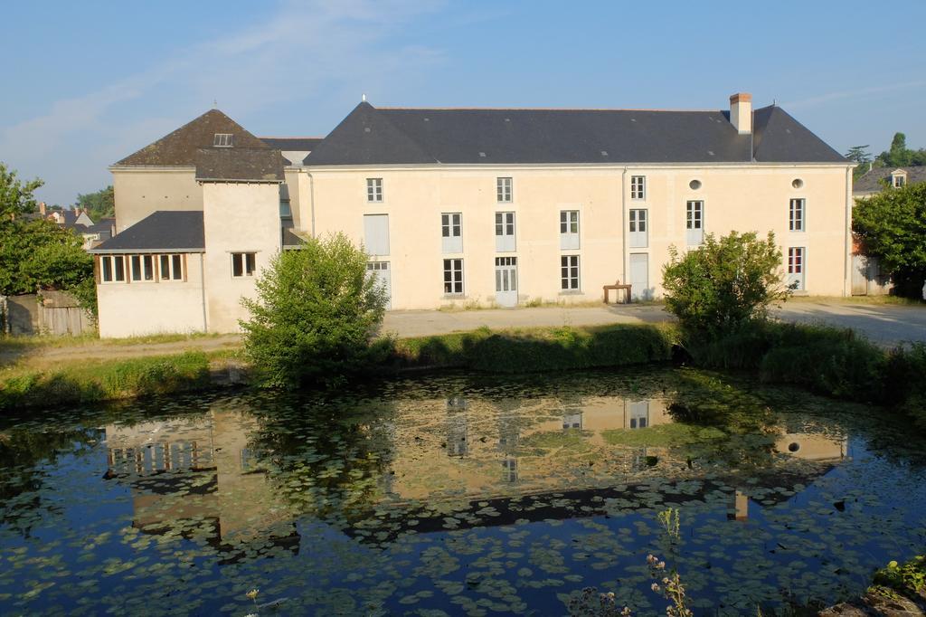 Gite Des Grands Moulins De Bauge Екстериор снимка